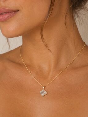 New 14K Real Gold Elegant Gold Pendant Necklace Clover design 2pc set 16” chain